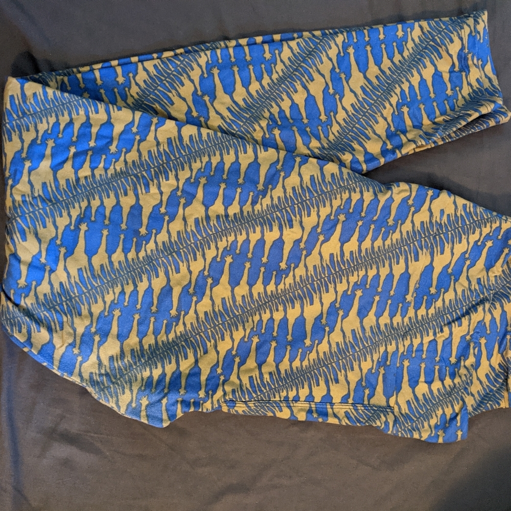 Giraffe Lularoe tall and curvy